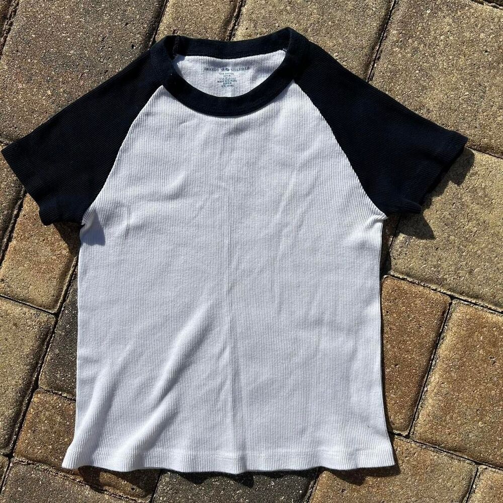 Brandy Melville baby tee